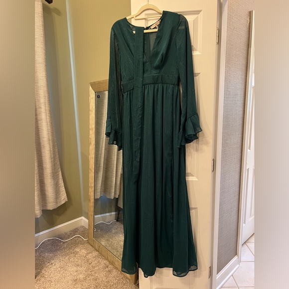 Francesca's Collections Elisa Long Flutter Sleeve Maxi Dress Small - Picture 2 of 5